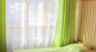 Гостиница Пансионат Таврида Алушта Стандартный двухместный номер с 2 отдельными кроватями-4